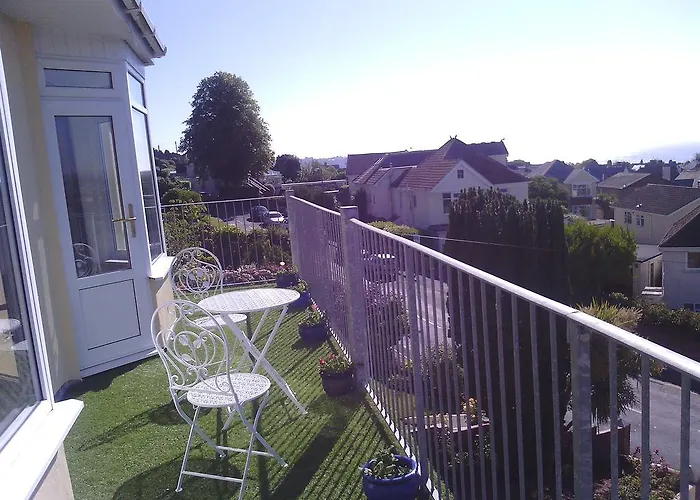 Yew Tree House Bed & Breakfast Paignton